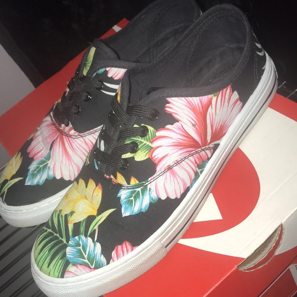 Floral Sneakers - Picture 2 of 4